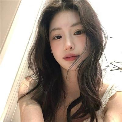 独自夜归的女孩